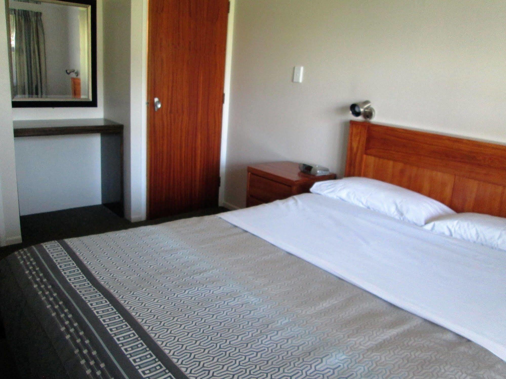 Colonial Motel Papakura Buitenkant foto