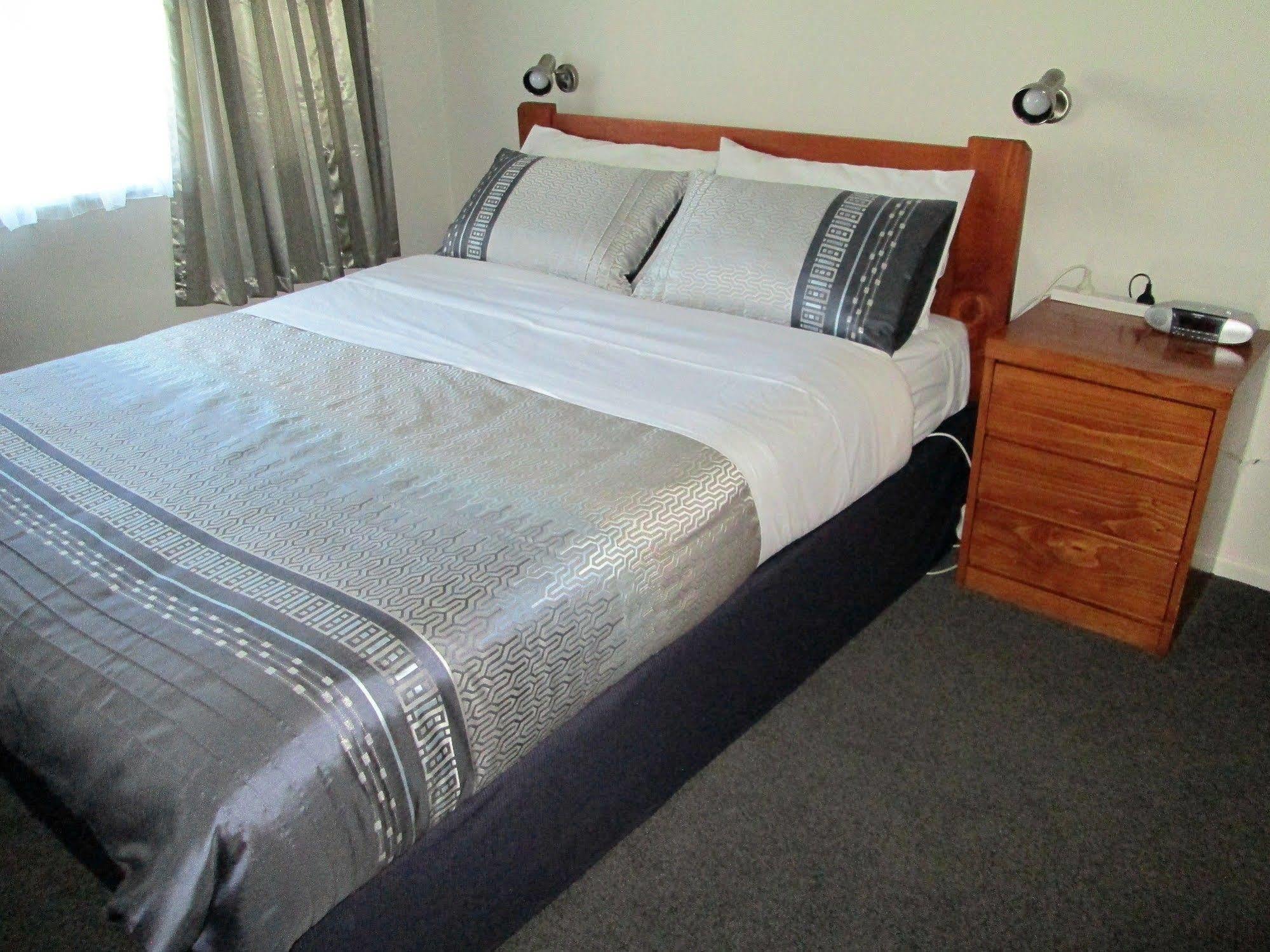 Colonial Motel Papakura Buitenkant foto
