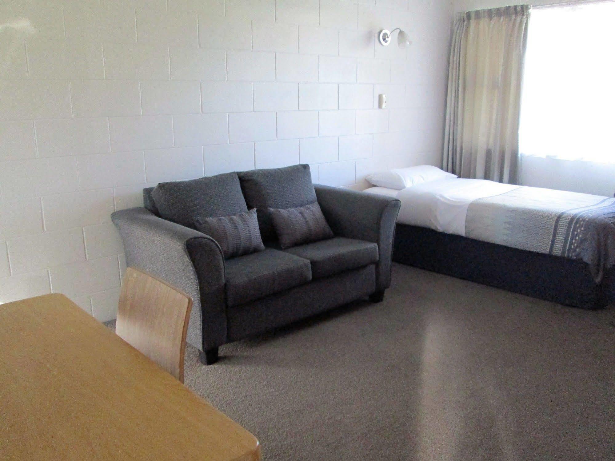 Colonial Motel Papakura Buitenkant foto