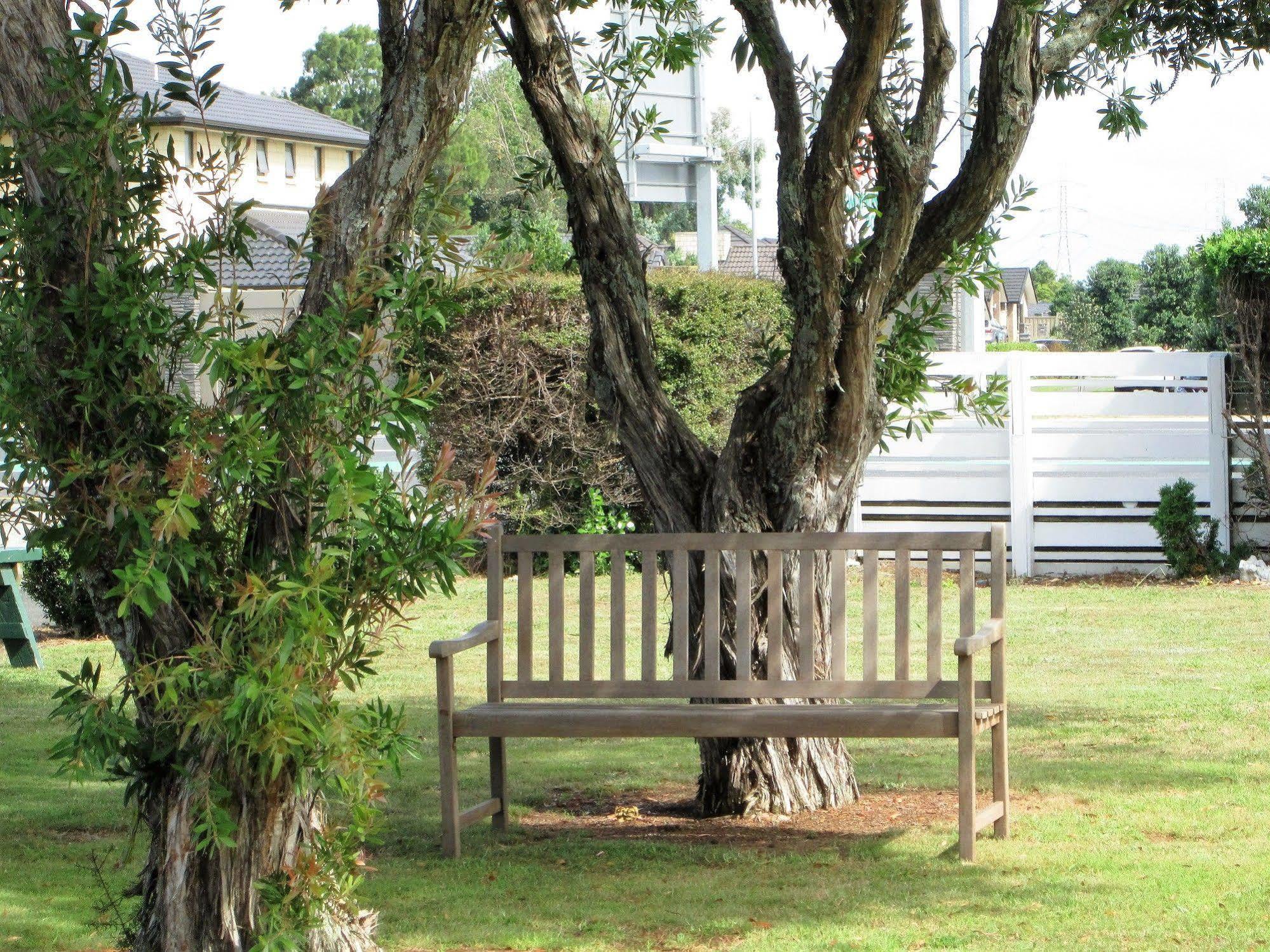 Colonial Motel Papakura Buitenkant foto