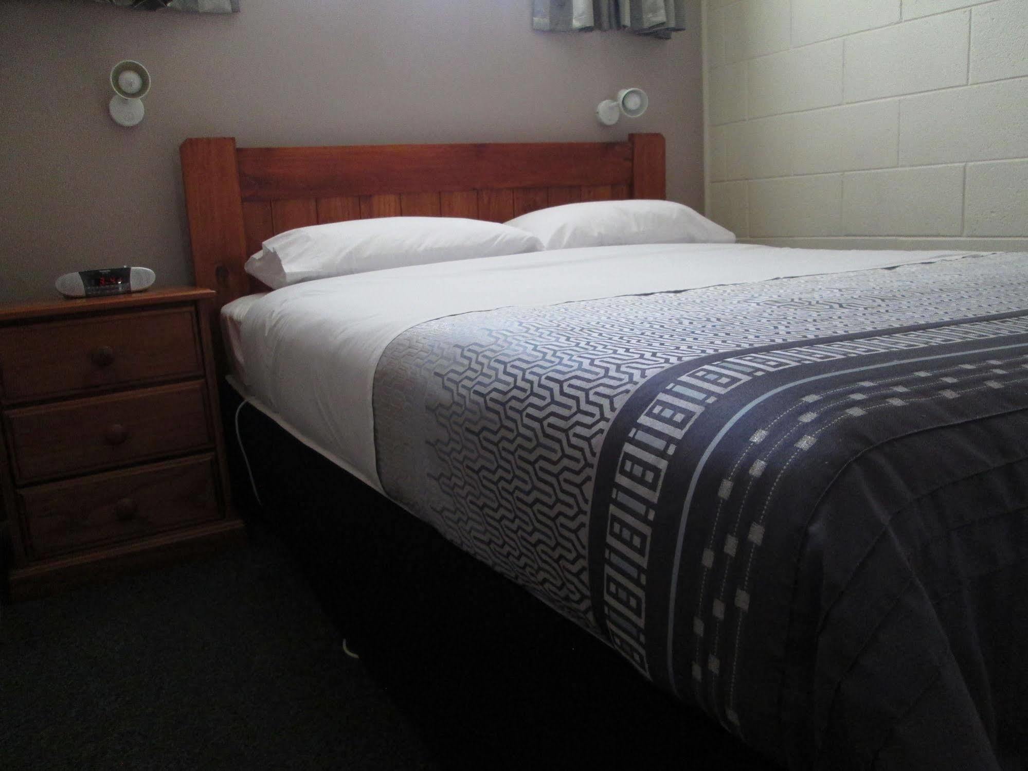 Colonial Motel Papakura Buitenkant foto